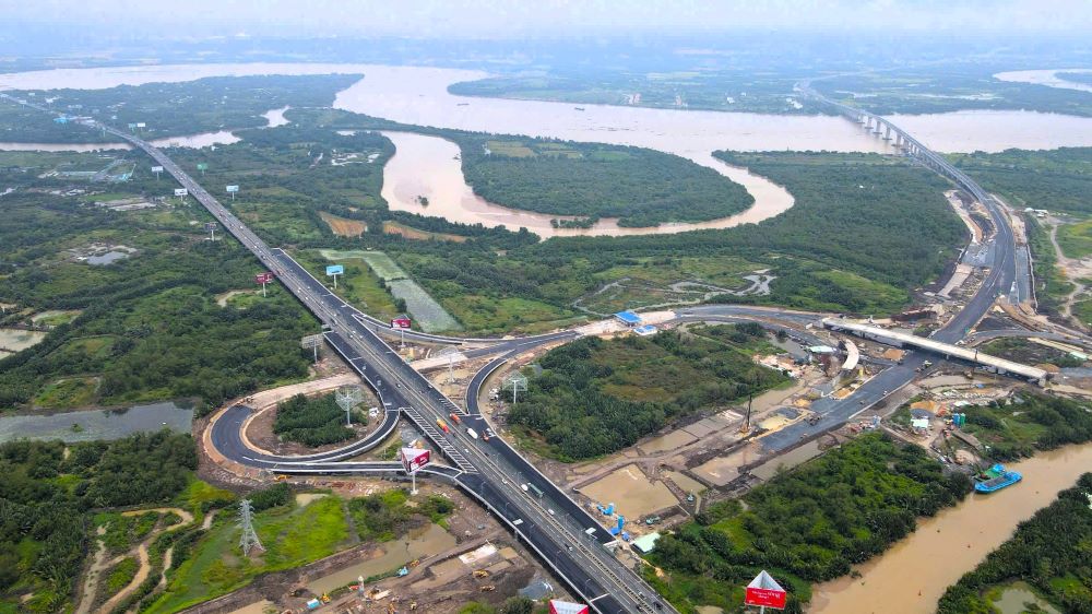 Ho Chi Minh City Ring Road 3 is about to be inaugurated. Photo: Minh Quan