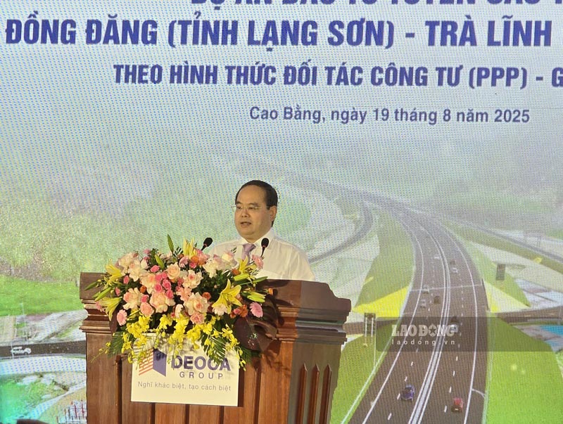 Bi thu Tinh uy Cao Bang Quan Minh Cuong phat bieu tai le khoi cong. Anh: Tan Van