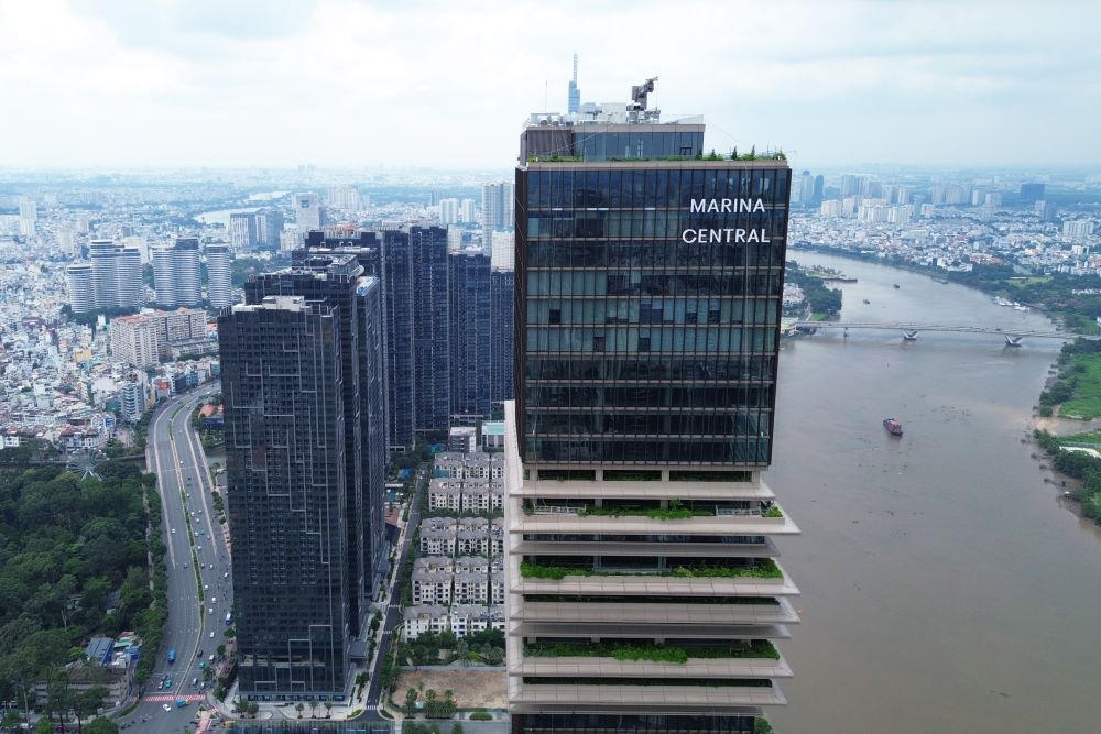 Saigon Marina IFC toa lac ngay ben bo song Sai Gon, vi tri chien luoc noi lien trung tam TPHCM va khu Thu Thiem. Ảnh: Anh Tu