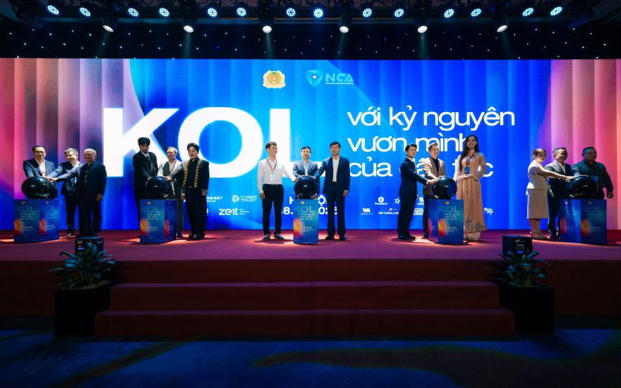 Launching the Digital Trust Alliance at the National KOL Conference. Photo: Provided by the organizing committee