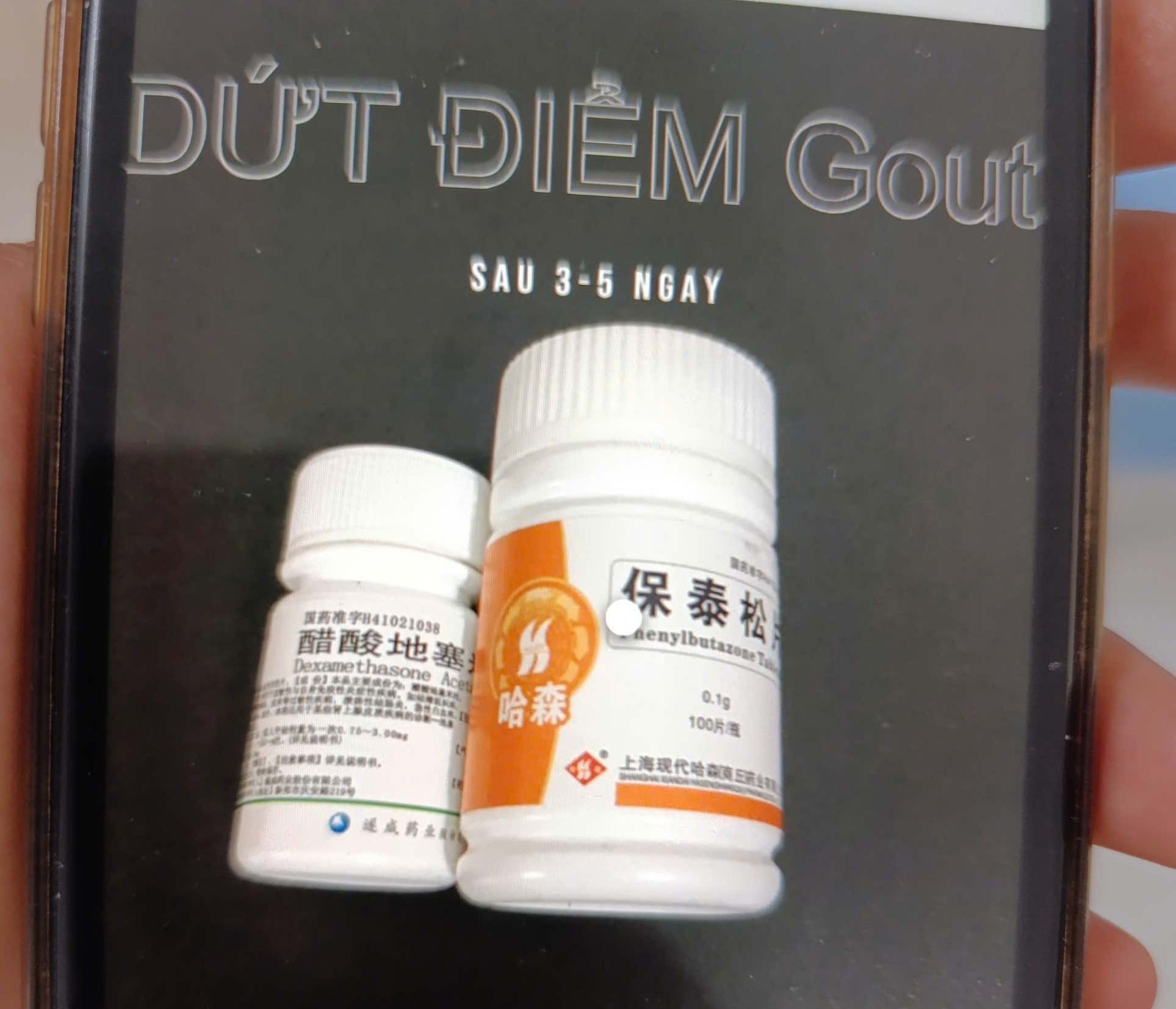 Images of the drug that the patient was treated at Bach Mai Hospital used according to social media advertising contained Phenylbutazone, there have been deaths. Photo: BVCC