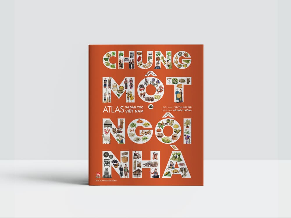 The book "Chung mot nha - Atlas 54 ethnic groups of Vietnam" is officially launched to Vietnamese readers. Photo: Publishing House