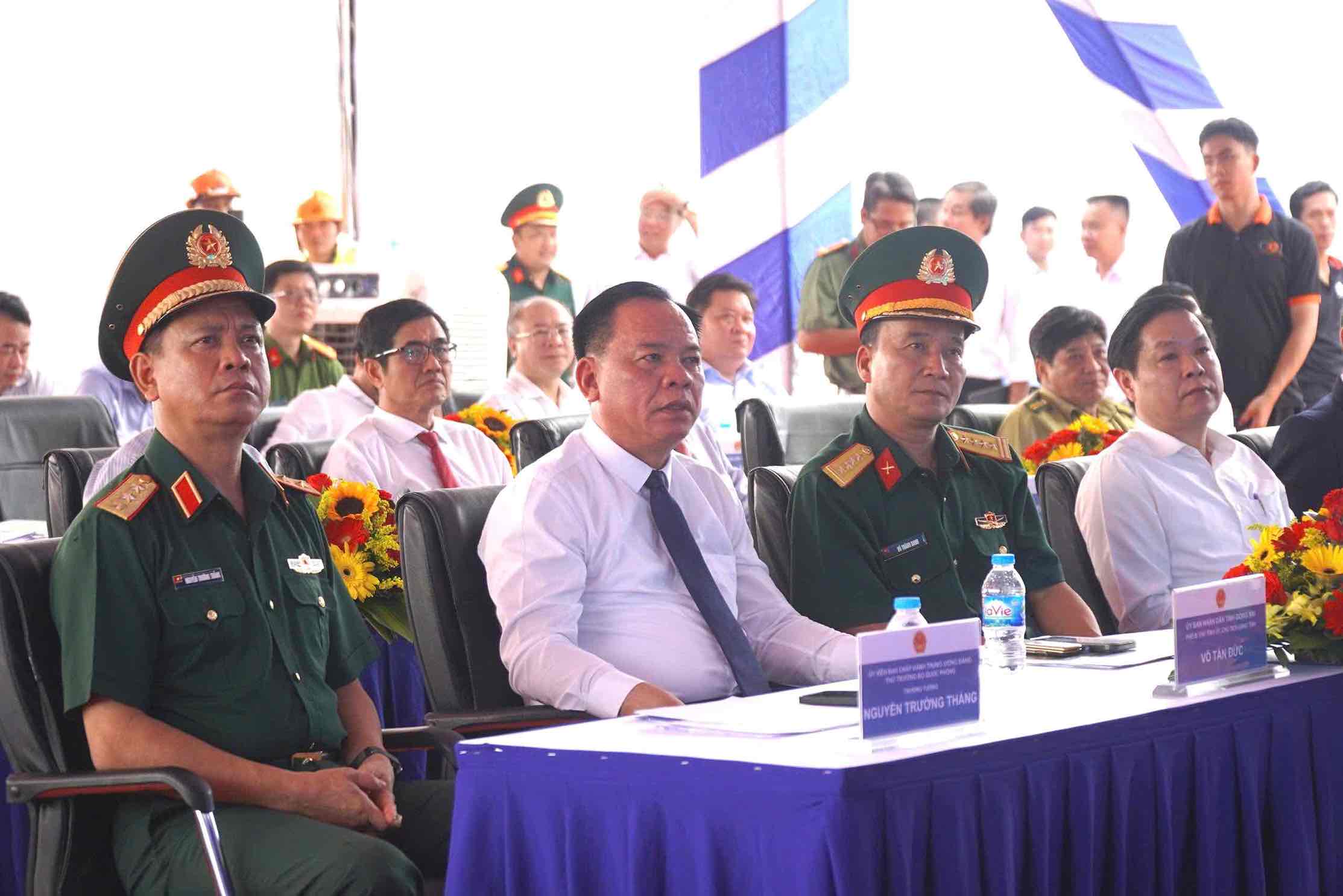 Cac dai bieu du le khoi cong nha may thuy dien Tri An mo rong. Anh: HAC