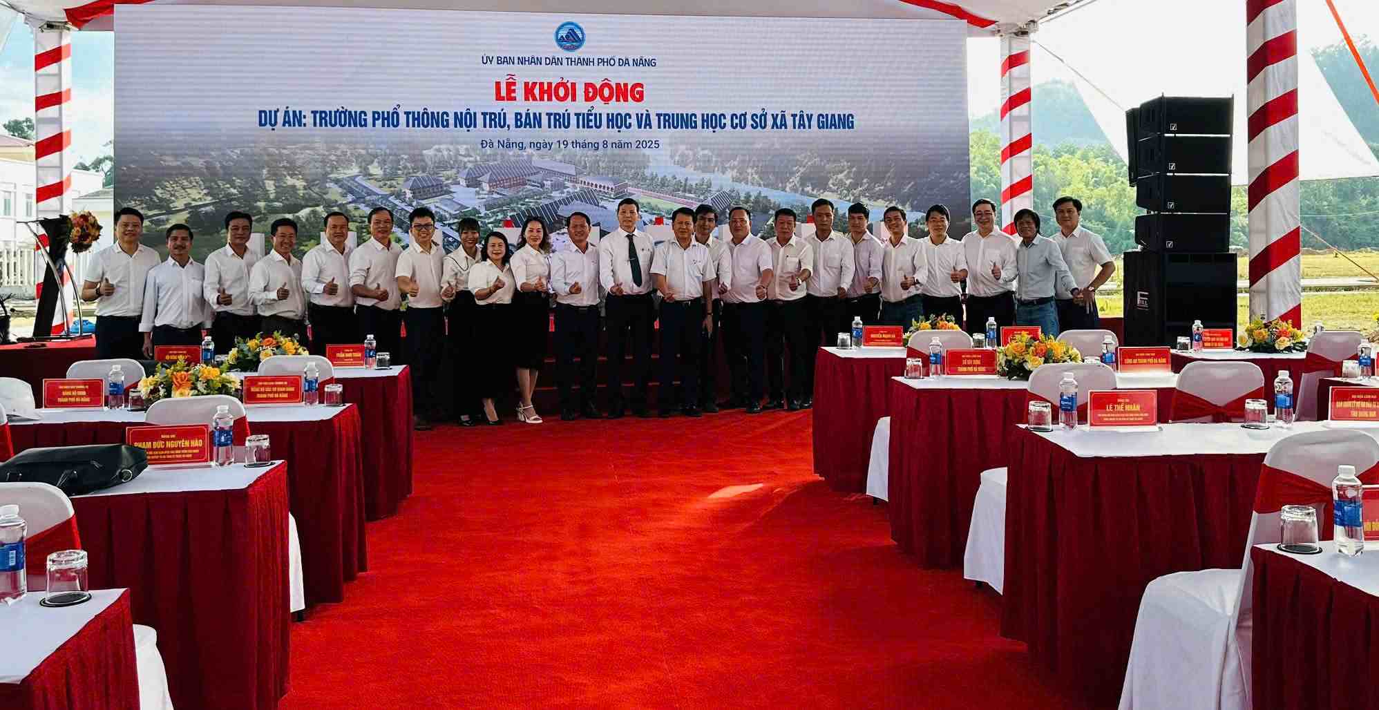 Truong pho thong noi tru, ban tru Tieu hoc va Trung hoc co so xa Tay Giang, Da Nang da duoc khoi cong sang 19.8. Anh: Pham Truong