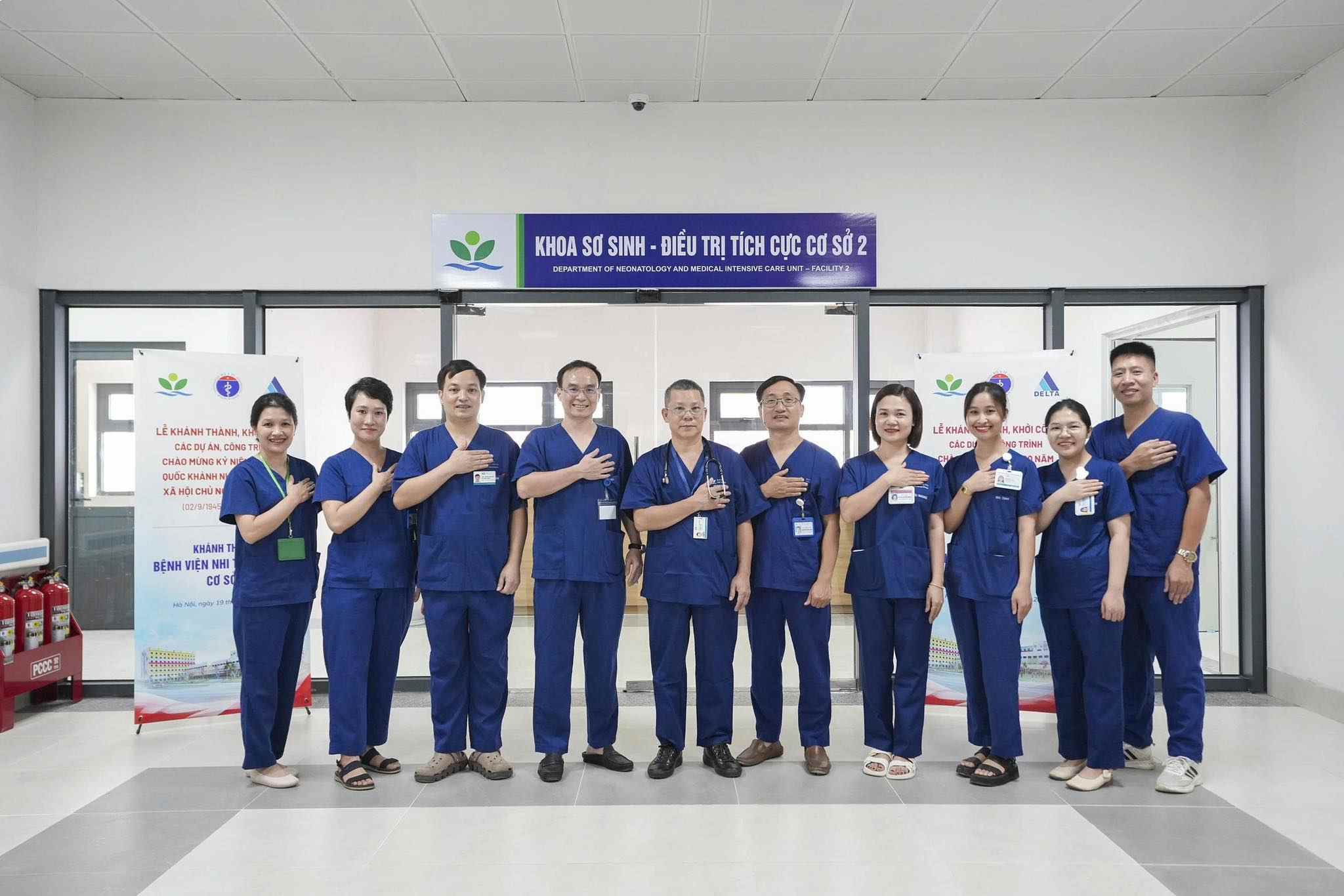 Doi ngu bac si, nhan vien y te Benh vien Nhi Trung uong da san sang don tiep nguoi benh khi co so 2 di vao hoat dong. Anh: Ta Tuan