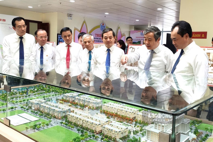 Cung trong ngay 19.8, du an pho di bo trung tam duoc khoi cong. Anh: Dang Vu.