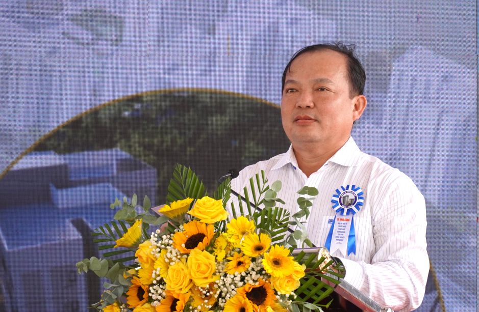 Ong Nguyen Van Hoa - Pho Chu tich UBND TP Can Tho phat bieu tai buoi le. Anh: Phuong Anh