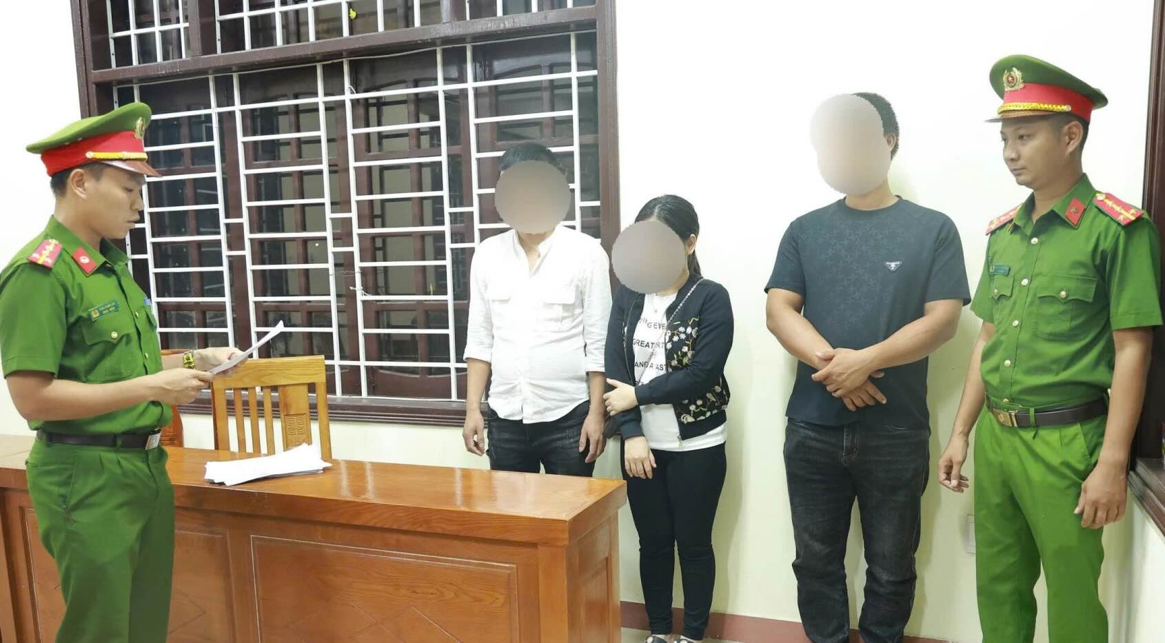 Công an tỉnh Quảng Trị khởi tố bị can đối với các đối tượng: H. Đ. T; N.T. K. L và T. V. Đ - Ảnh: Trần Khôi