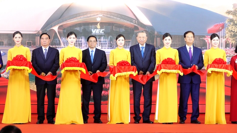 simultaneously starting construction and inaugurating 250 key projects nationwide