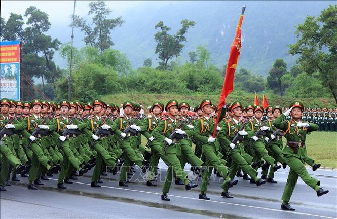 Khoi chien si Canh sat nhan dan tham gia Tong hop luyen lan thu tu cac luc luong dieu binh, dieu hanh trong Le ky niem 80 nam Cach mang Thang Tam va Quoc khanh 2/9. Anh: Tuan Anh/TTXVN 
