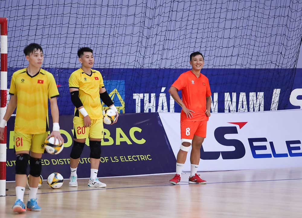 Tuyen futsal Viet Nam don chao su tro lai cua nhieu tru cot o dot tap trung lan nay. Anh: VFF