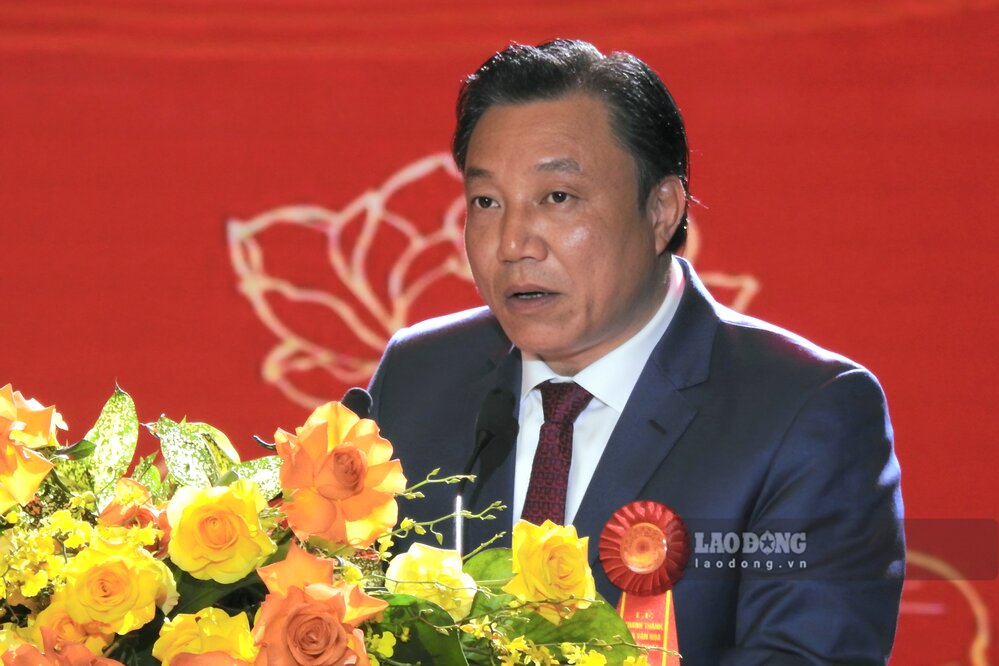 Pho Chu tich UBND tinh Phu Tho cung bat mi, Nha van hoa nghe thuat tinh Phu Tho duoc chon la dia diem to chuc Dai hoi Dang bo tinh lan thu Nhat, nhiem ky 2025 – 2030, vi vay yeu cau So Van hoa, The thao va Du lich cung cac don vi lien quan can nhanh chong hoan thien, dam bao dieu kien tot nhat phuc vu cho su kien chinh tri quan trong nay.