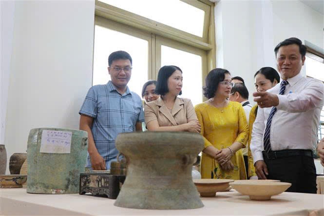 Documents and artifacts at the reception. Photo: Phuong Mai.