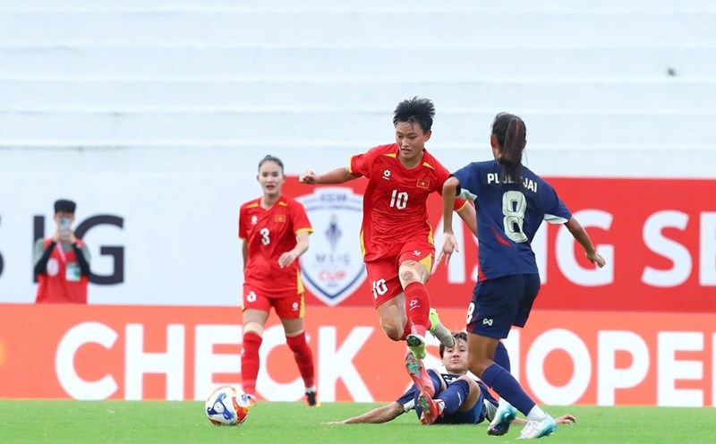 The Vietnamese women's team beat the Thai women's team 3-1 to finish third at the 2025 Southeast Asian Championship. Photo: VFF