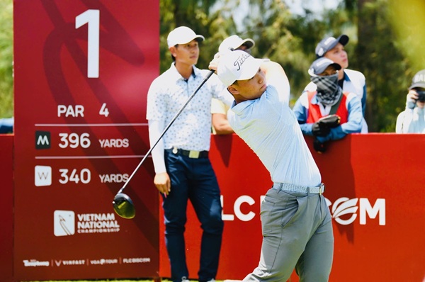 Do Duong Gia Minh is temporarily leading the 2025 National Golf Championship. Photo: Nhu Y