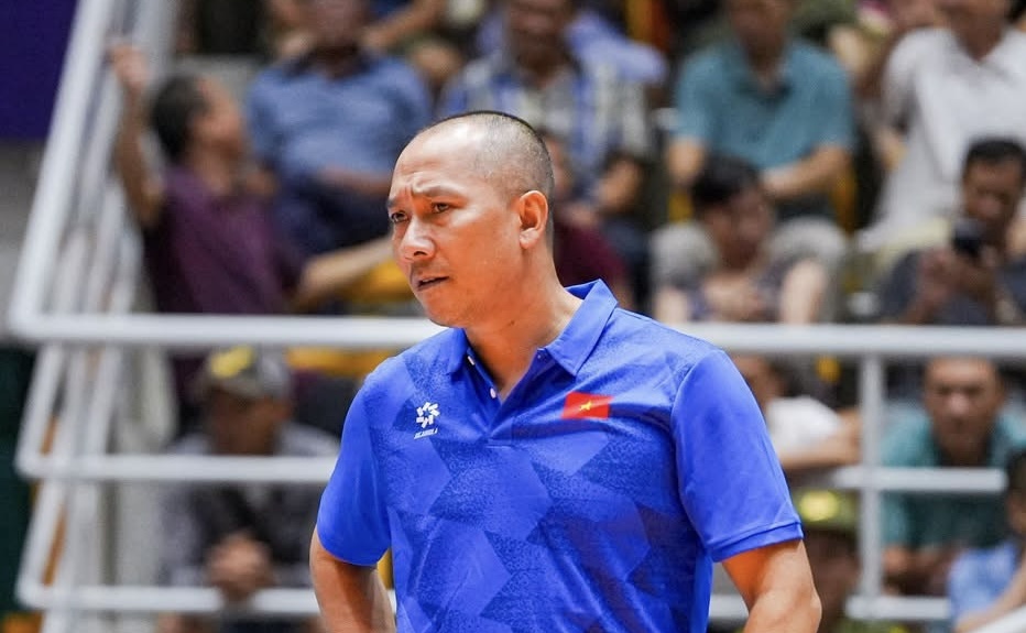 Coach Nguyen Tuan Kiet respects Bich Tuyen's wishes. Photo: VFV