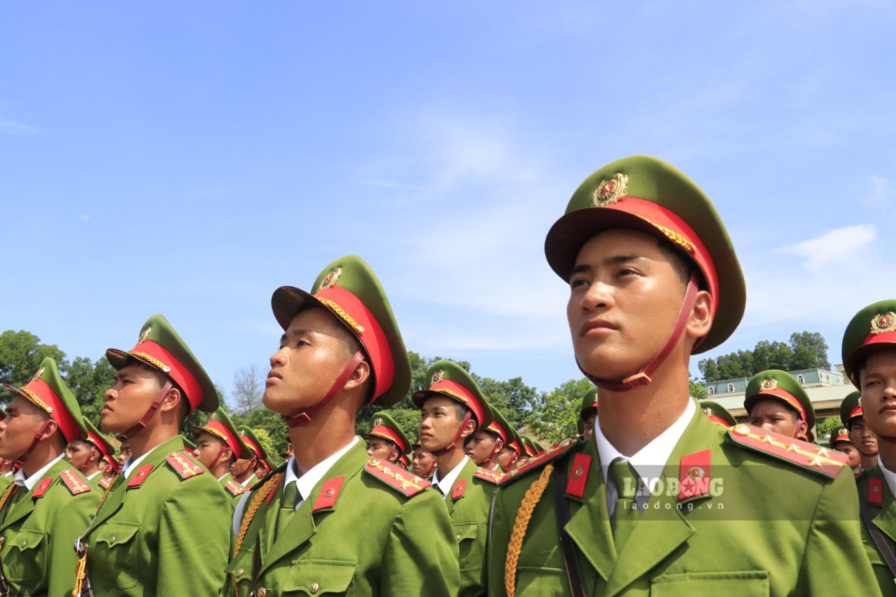 Cac chien si the hien tinh than vung vang va long tu hao sau sac. Anh: Van Duc
