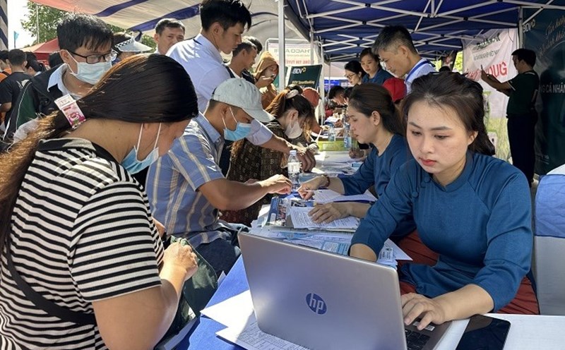 The demand for job search of workers in Dak Lak is quite high. Photo: Bao Trung