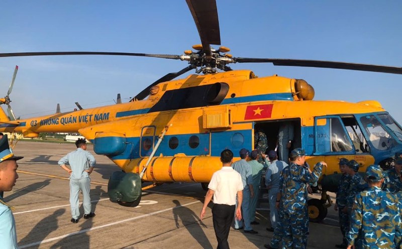 The Ministry of National Defense mobilizes aircraft to transport relief goods to Dien Bien province. Photo: Department of Rescue.