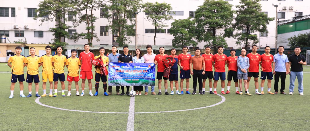 Tran giao huu huong toi ky niem 96 nam Bao Lao Dong xuat ban so bao dau tien.