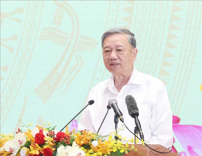 General Secretary To Lam - Secretary of the Central Military Commission - attended and spoke at the meeting. Photo: VNA