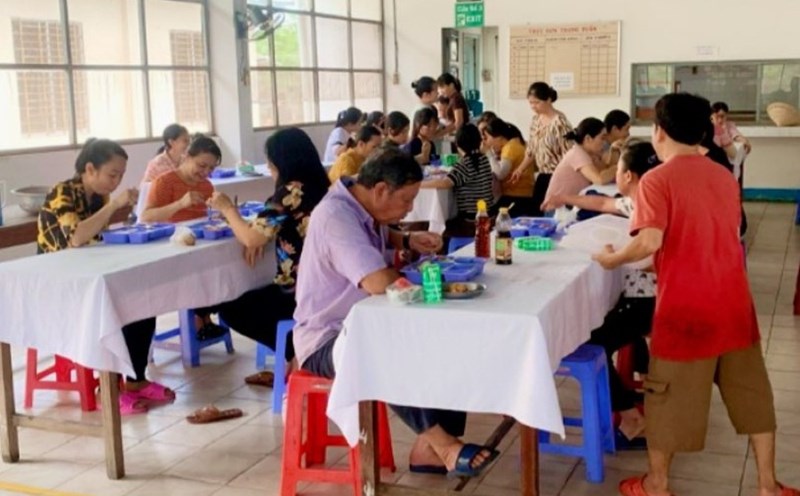 Scene of union members attending a Union Meal at Hy Vong Company Limited. Photo: Trade Union