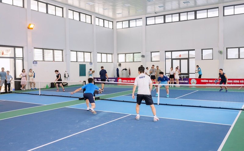 Hai Duong Central College of Pharmacy (Hai Phong City) organizes a Pickleball sports exchange program. Photo: Hai Duong Central College of Pharmacy