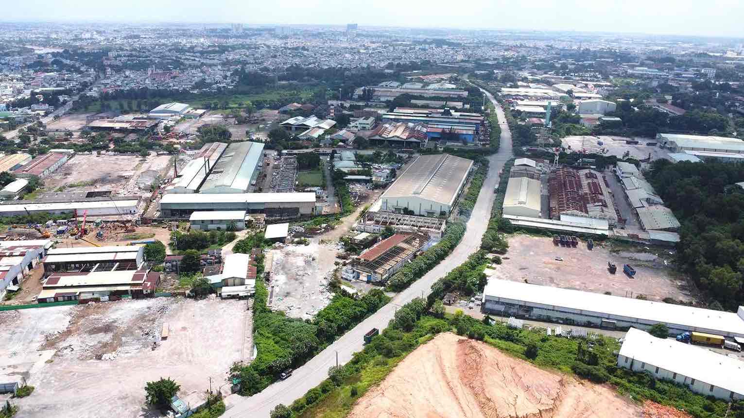 Nhieu doanh nghiep da hoan thanh di doi khoi khu cong nghiep Bien Hoa 1, de lai mat bang sach cho du an sap toi.