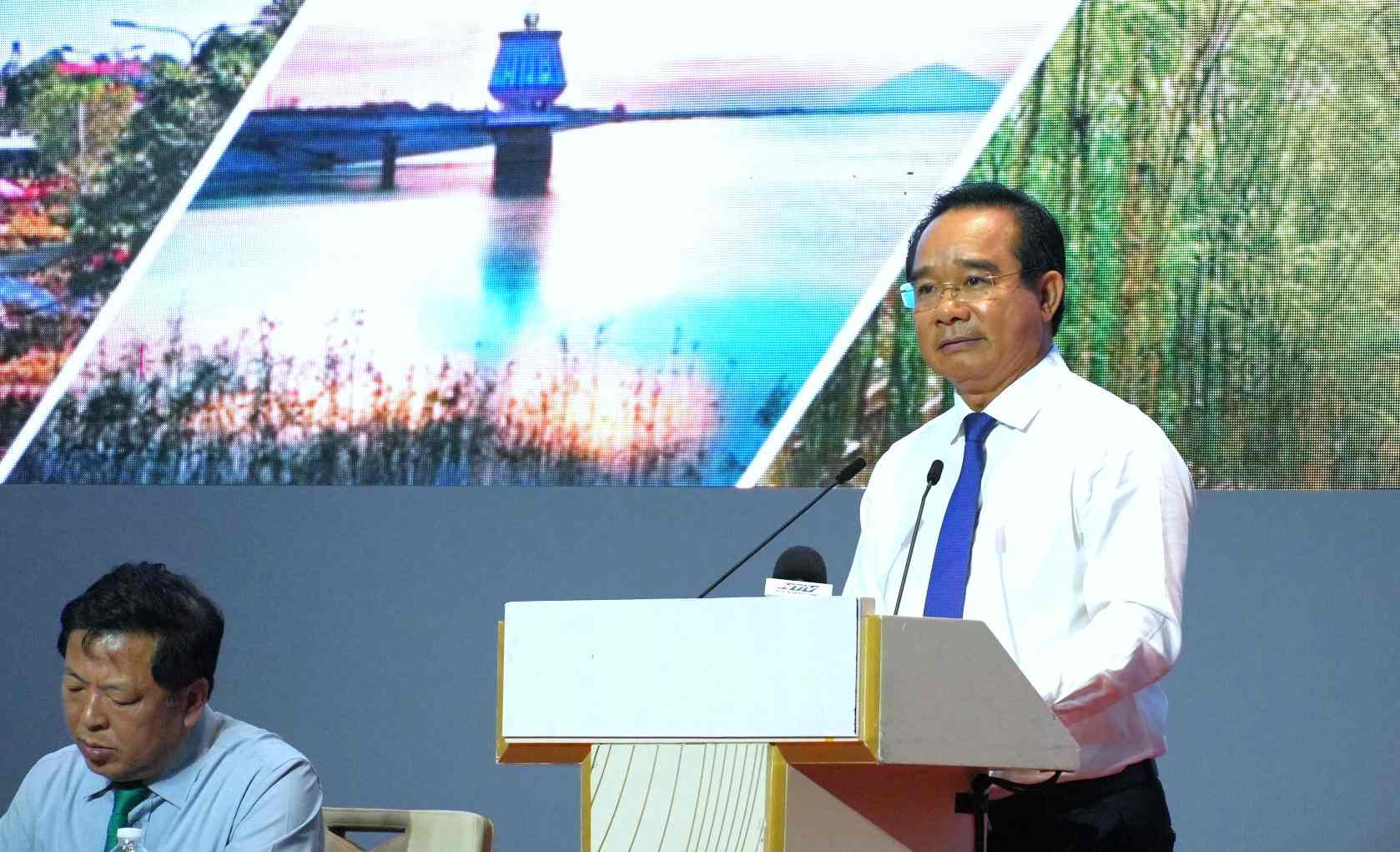 Chairman of Ho Chi Minh City People's Committee Nguyen Van Duoc spoke at the conference. Photo: Lien Phuong