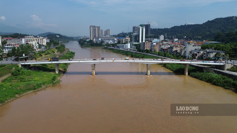 Vue d'ensemble du pont Coc Leu dans la province de Lao Cai finance a hauteur de 17 milliards de dongs pour sa renovation. Photo : Dinh Dai