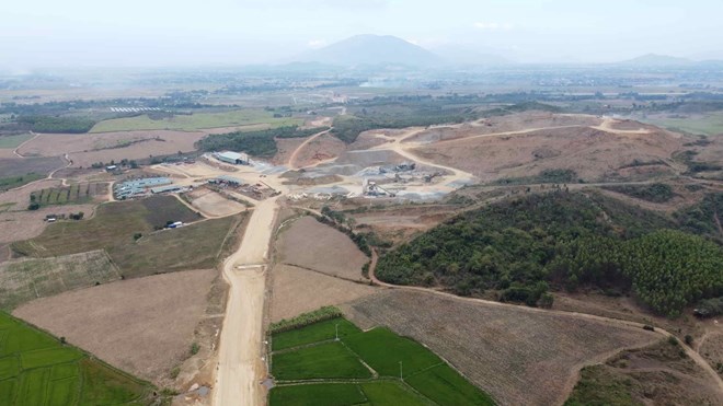 カインホア省を通過する南北高速鉄道線の全長は約192kmです。写真:Huu Long