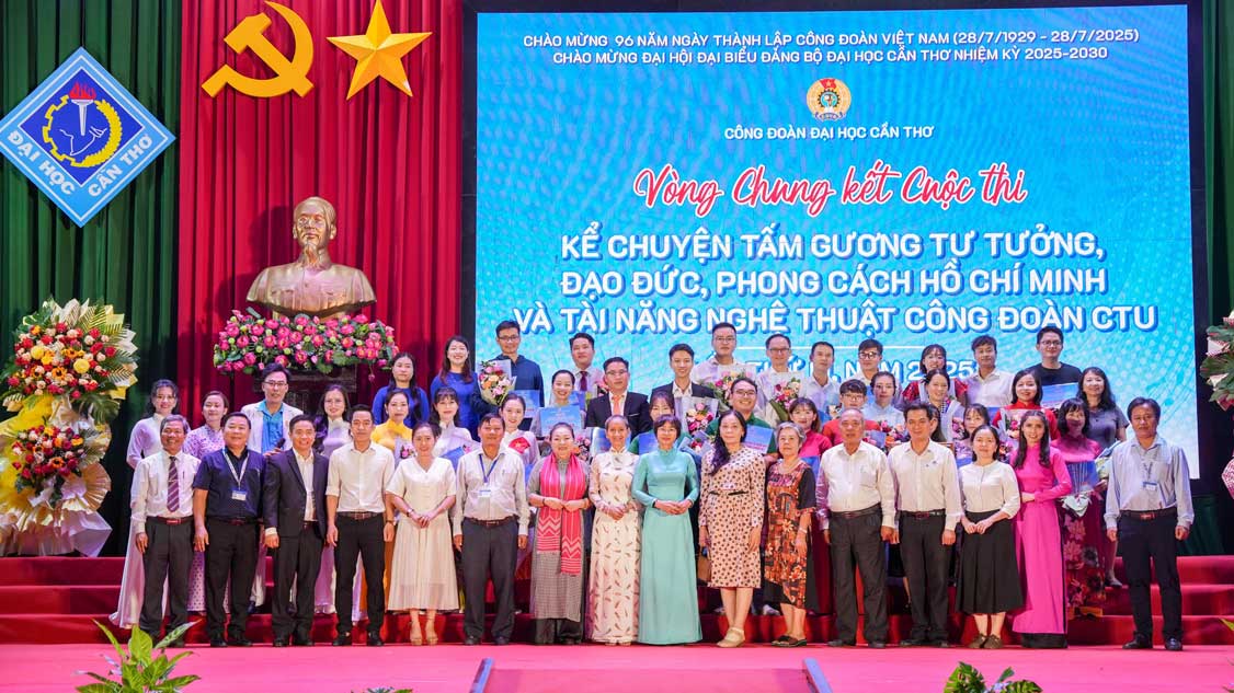 Anh: Dai hoc Can Tho