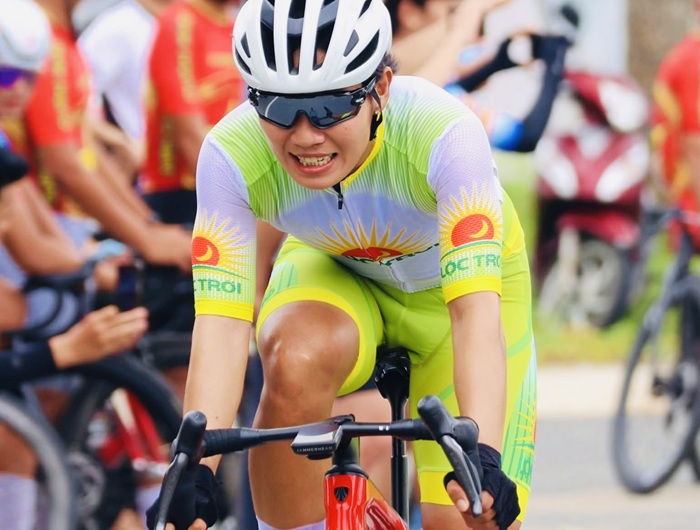 Cua-rơ Nguyễn Thị Thật và đội nữ An Giang thi đấu xuất sắc tại giải xe đạp vô địch quốc gia năm nay. Ảnh: Gia Huy