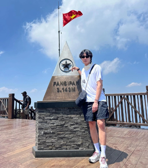 Jung Il Woo chup hinh khi chinh phuc dinh Fansipan, Sa Pa. Anh: Chup tu Instagram nhan vat