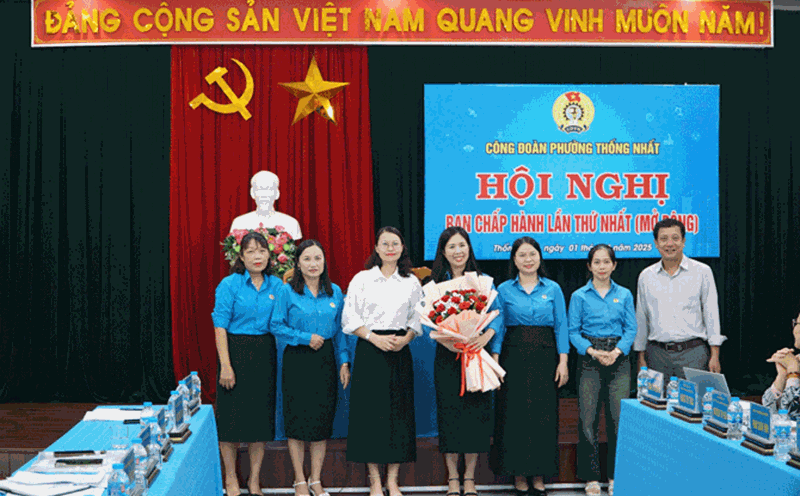 Thong Nhat Ward Trade Union sets a goal of focusing on the grassroots to listen to the needs of workers. Photo: Thanh Tuan