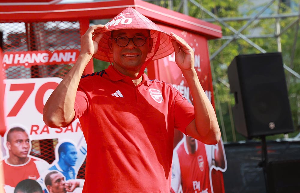 Gilberto Silva thich thu khi doi non la. Anh: Dong Huyen