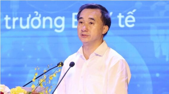 Thu truong Bo Y te Tran Van Thuan phat bieu tai Le phat dong chuong trinh Y te thong minh. Anh: BTC cung cap