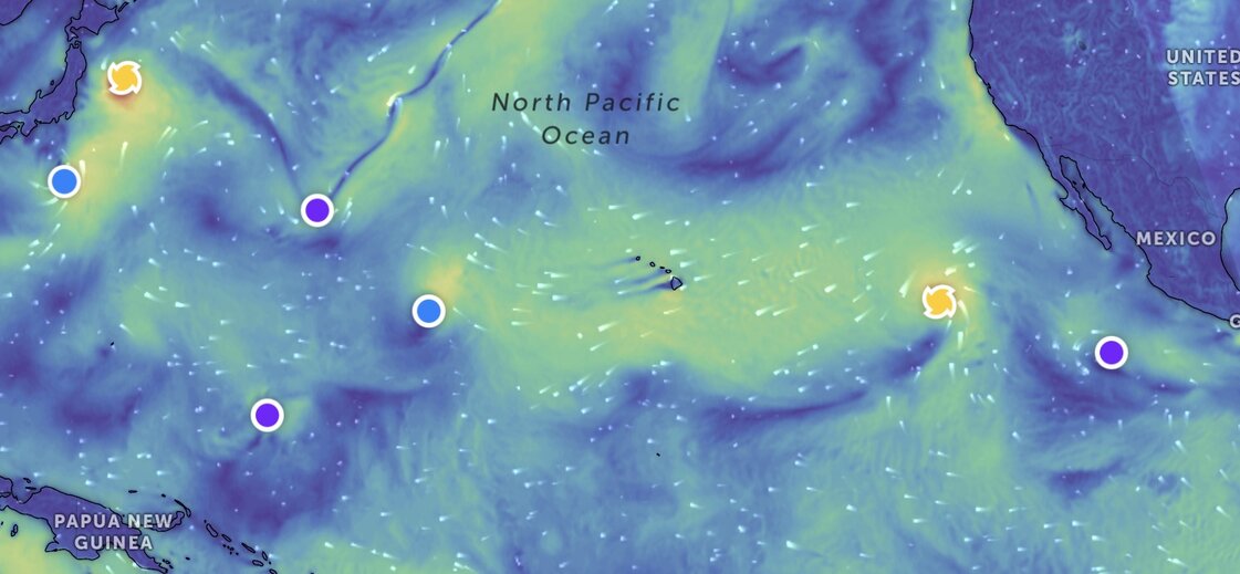 Bao va ap thap nhiet doi dang hoat dong manh o khap Thai Binh Duong. Anh: Zoom Earth