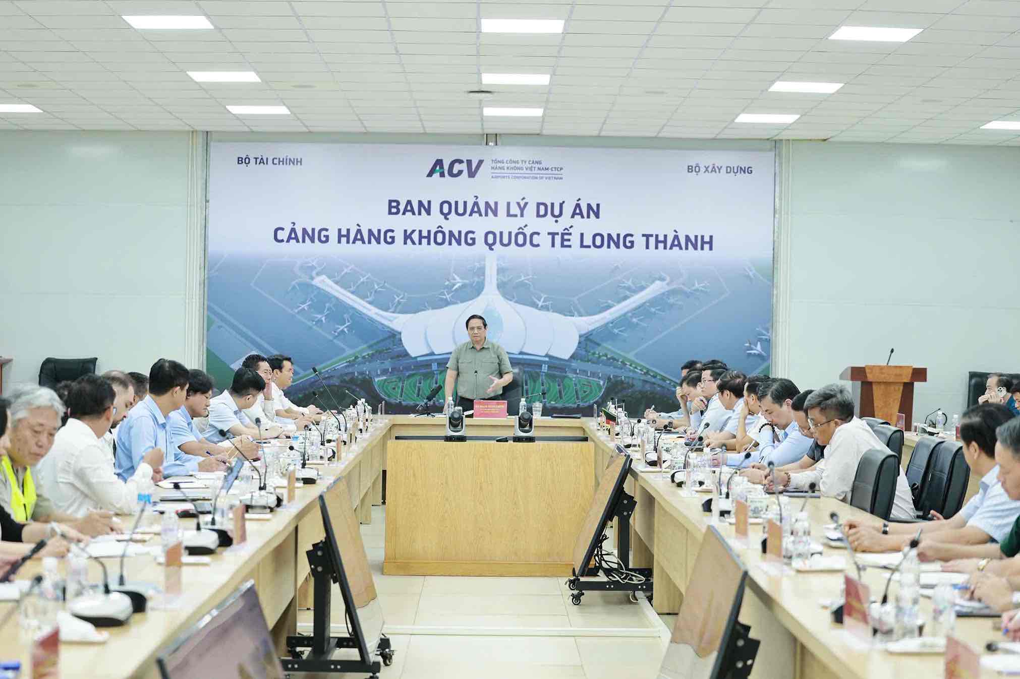 Thu tuong Chinh phu Pham Minh Chinh chi dao du an san bay Long Thanh. Anh: HAC