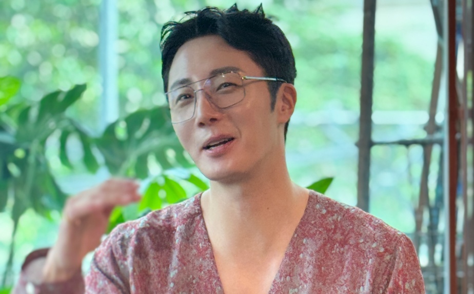 Jung Il Woo was shy when revealing his girlfriend type. Photo: An Nhien