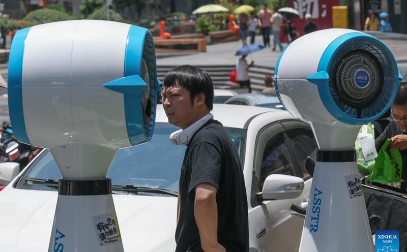 On August 2, Chongqing (China) issued a warning of hot weather with the highest temperature reaching 40-43 degrees Celsius. Photo: Xinhua