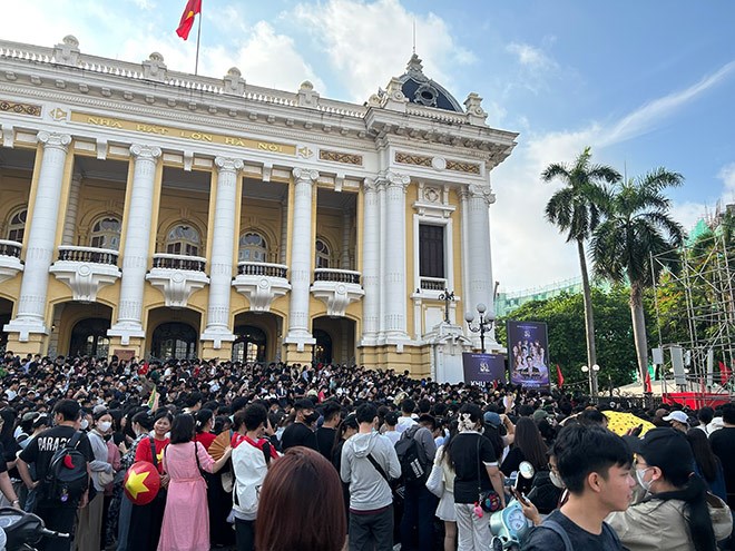 Scene of the Opera House this morning, August 20. Photo: Quynh An
