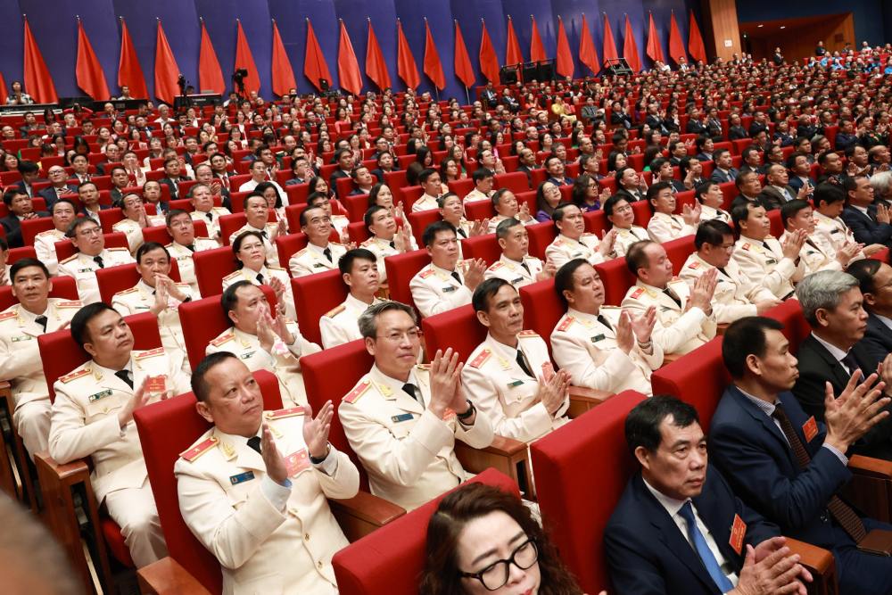 Cac dai bieu du buoi le. Anh: Hai Nguyen