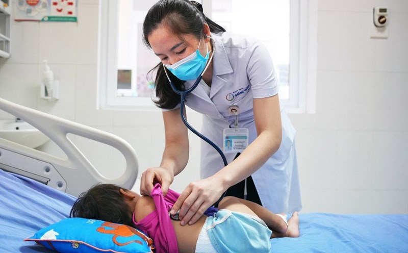 Saving a 21-month-old baby bitten by a snake. Photo: BVCC