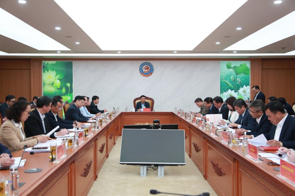 Doan cong tac cua Bo Tai chinh lam viec voi lanh dao cap cao cua Tap doan Intel trong khuon kho chuyen cong tac tai Hoa Ky va tham du Chuong trinh Dau tu vao Hoa Ky “SelectUSA 2025”. Anh: PTT