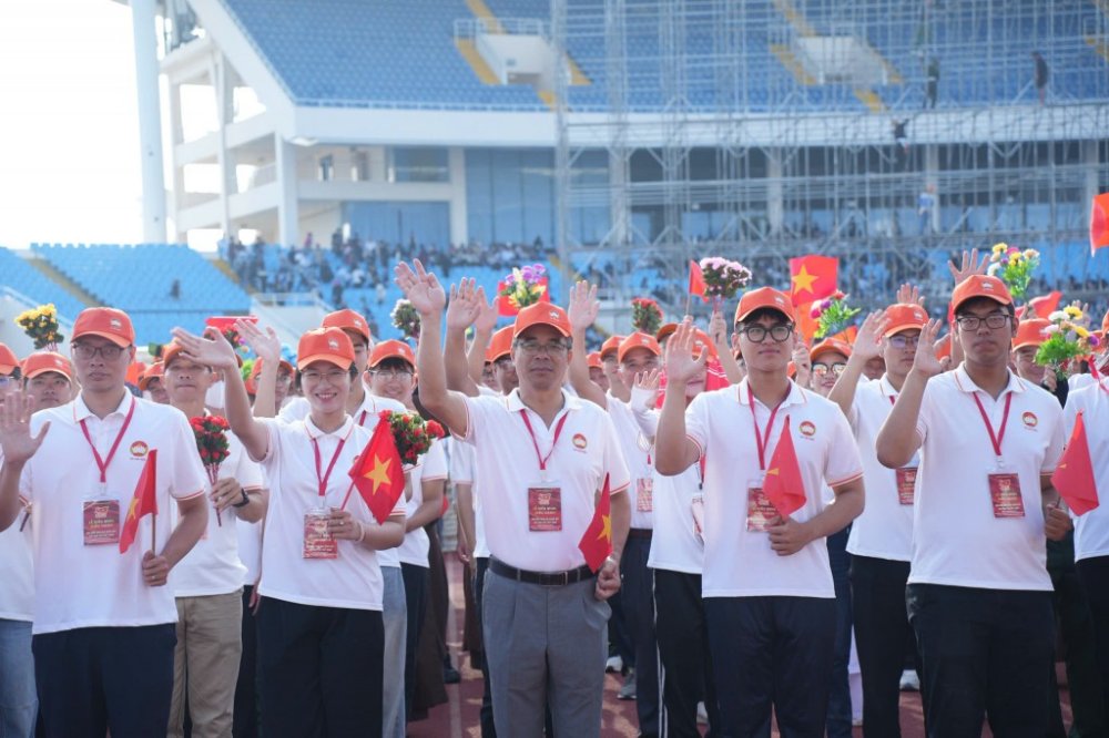 Buoi hop luyen dien ra trong khong khi khan truong, nghiem tuc. Anh: Pham Manh