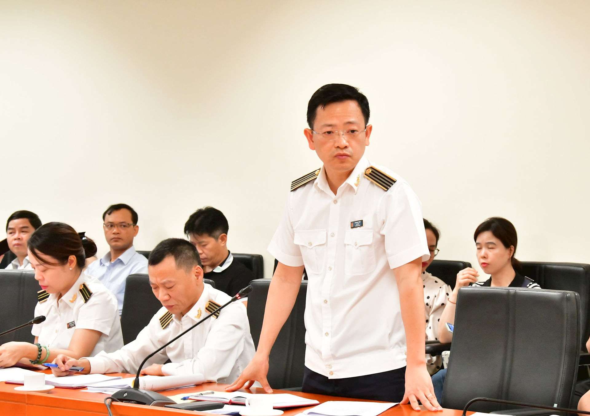 専門監査III Vu Ngoc Tuanの主な監査は、保健省で監査決定を発表しました。写真：n.loc