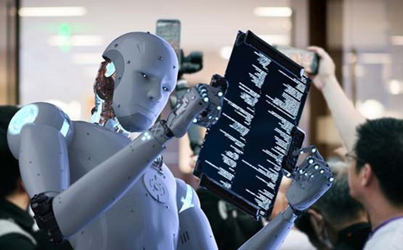 The AI market is growing too quickly, accompanied by financial risks. Graphics: Anh Vu