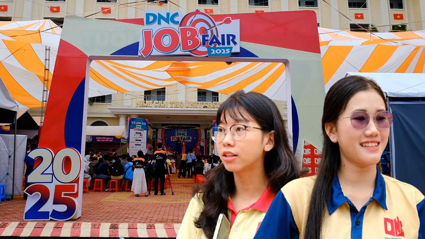 Additional work or early internship helps students accumulate practical experience.