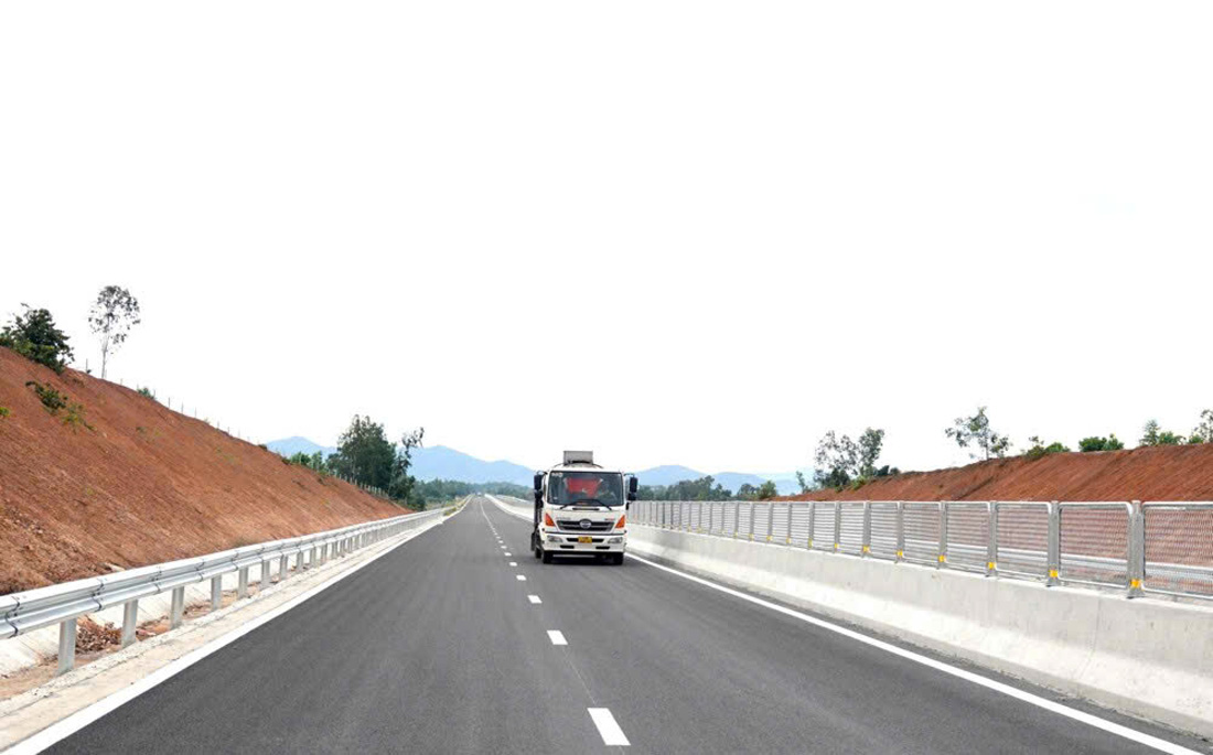 Hoai Nhon - Quy Nhon高速道路の技術的な開通は46.5kmです。写真:Thanh Tuan